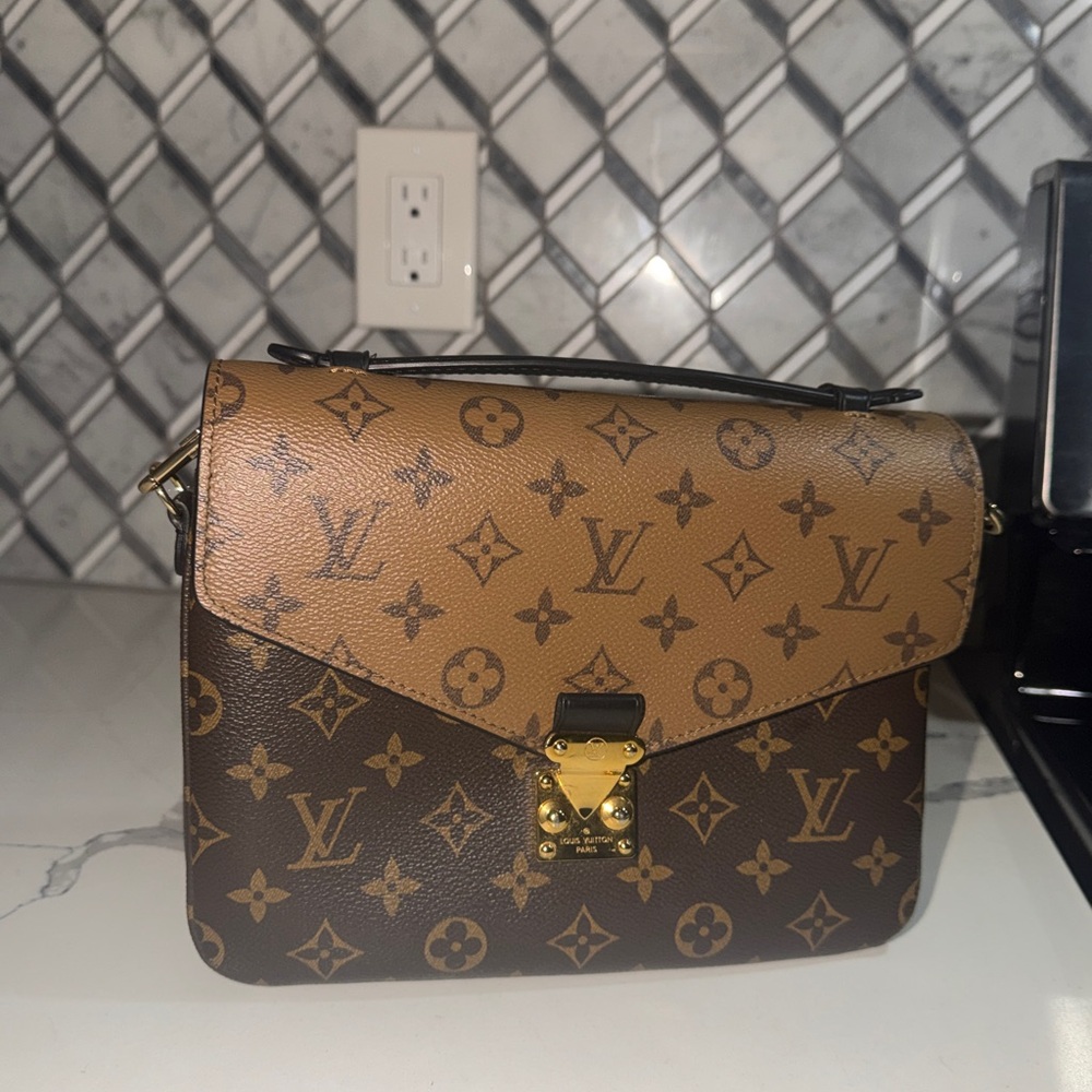 Louis Vuitton Brown Monogram Crossbody Bag - Picture 4 of 4